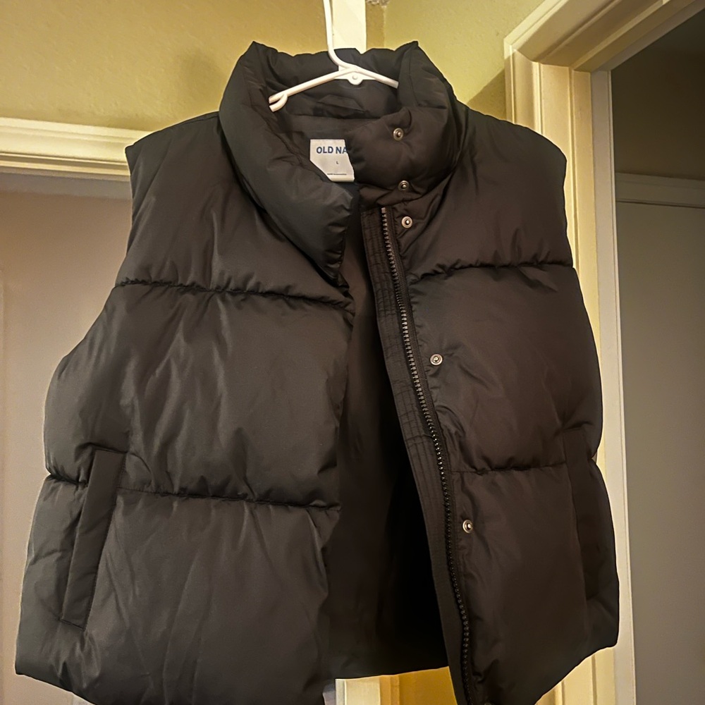 Old Navy Black Puffer Vest